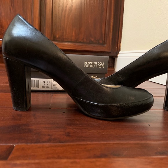 🩸BOGO - All $10 items. Kenneth Cole platform pumps - Picture 2 of 6